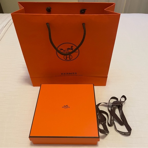 Hermes Handbags - Hermes Shopping bag and box